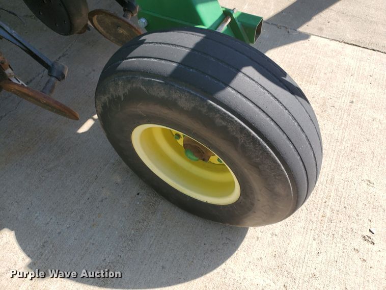 image for item DE4491 2001 John Deere 1560 no-till grain drill