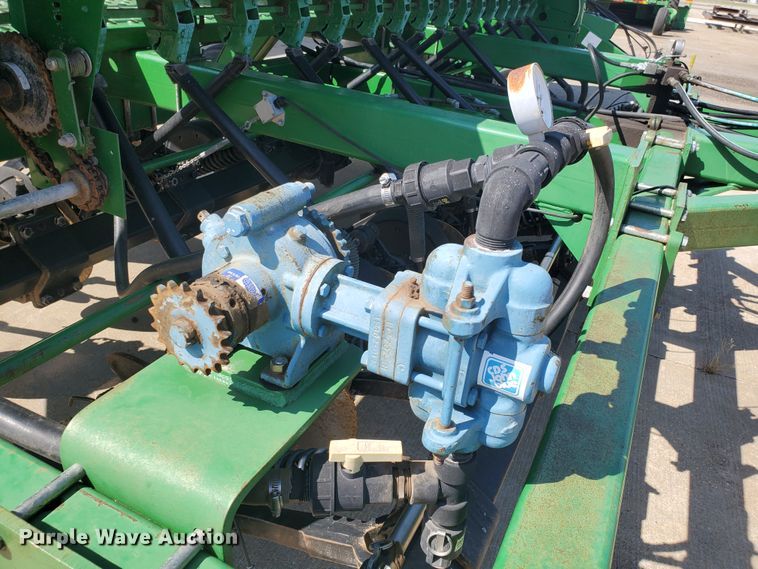 image for item DE4491 2001 John Deere 1560 no-till grain drill
