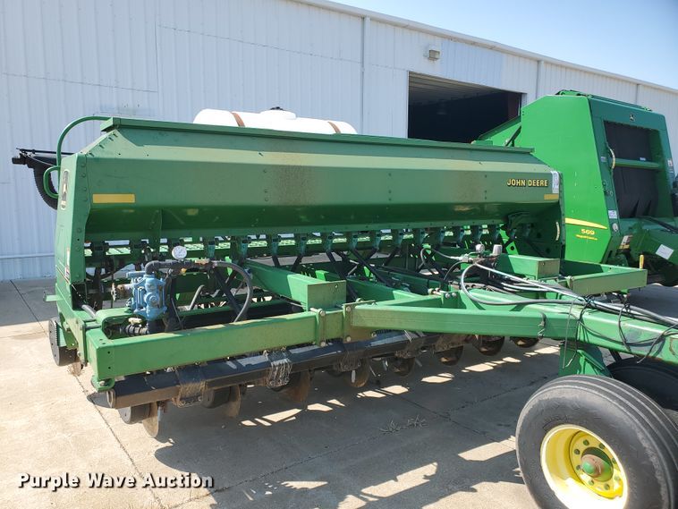 image for item DE4491 2001 John Deere 1560 no-till grain drill