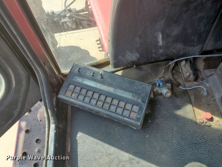 image for item DE4492 2003 Apache 850 Series sprayer