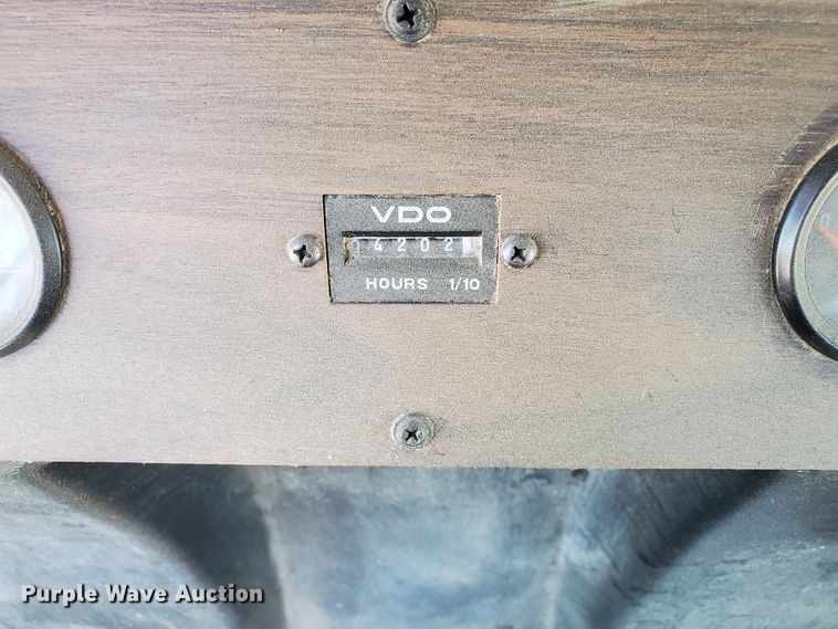 image for item DE4492 2003 Apache 850 Series sprayer