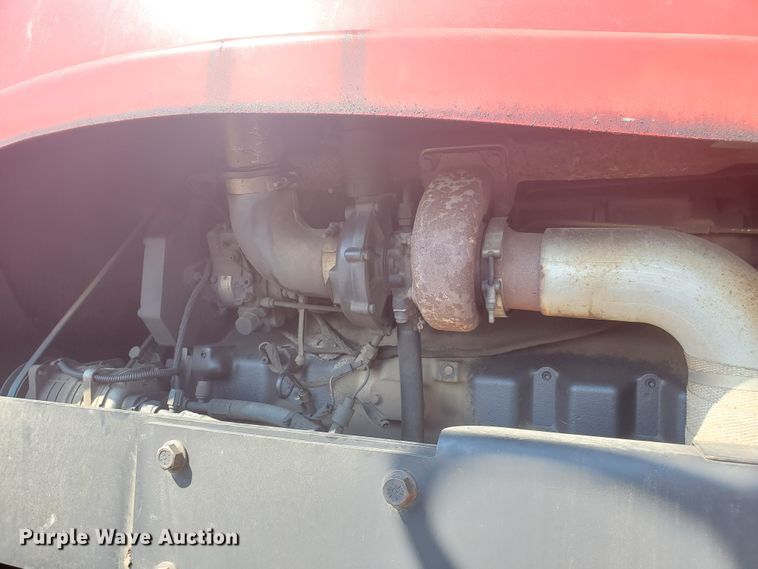 image for item DE4492 2003 Apache 850 Series sprayer