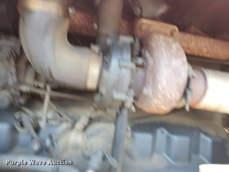 image for item DE4492 2003 Apache 850 Series sprayer