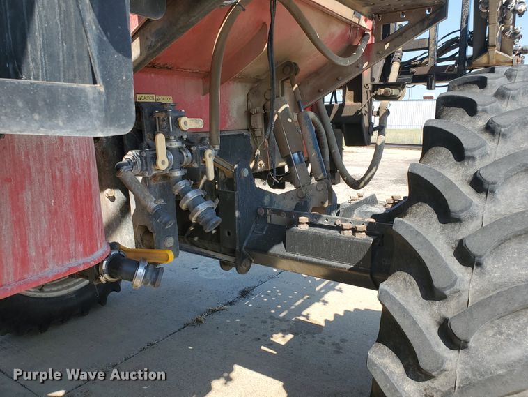image for item DE4492 2003 Apache 850 Series sprayer