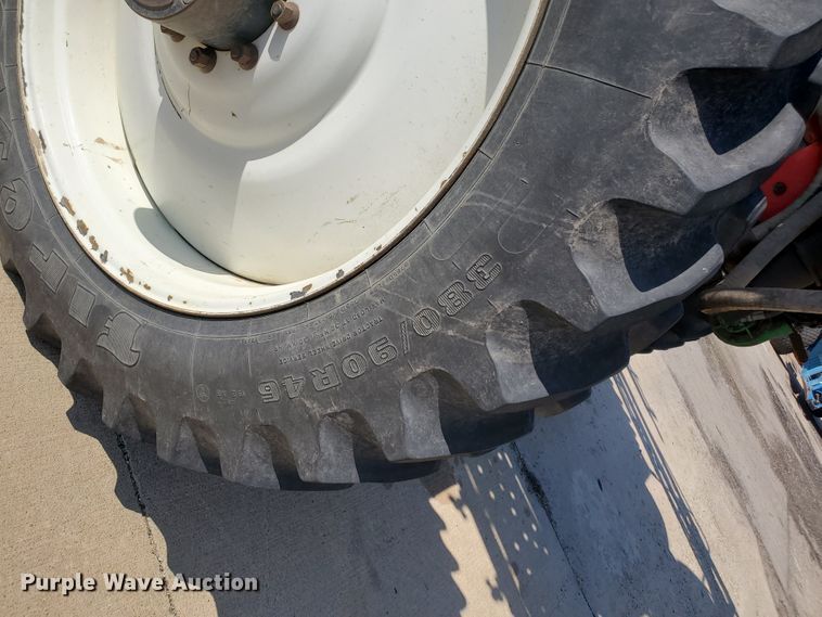 image for item DE4492 2003 Apache 850 Series sprayer