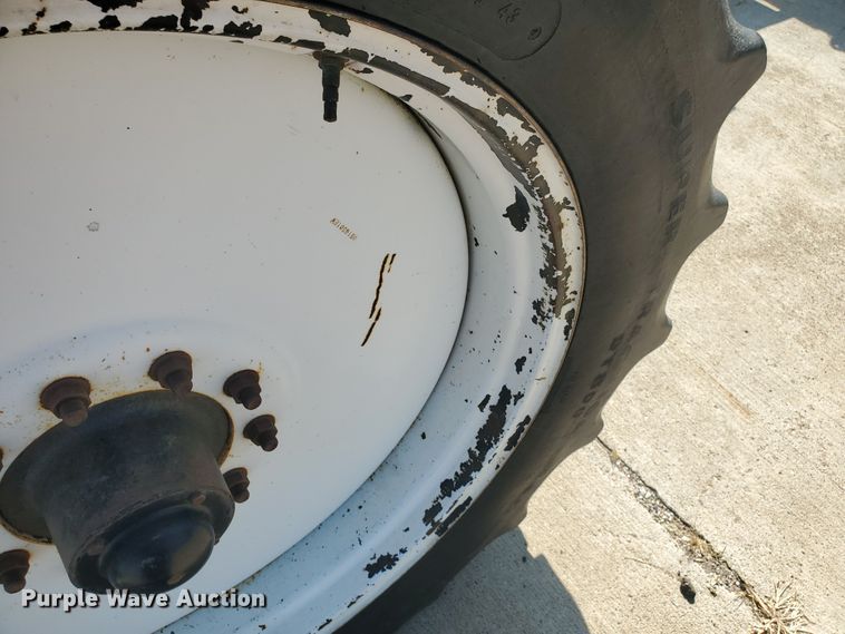 image for item DE4492 2003 Apache 850 Series sprayer