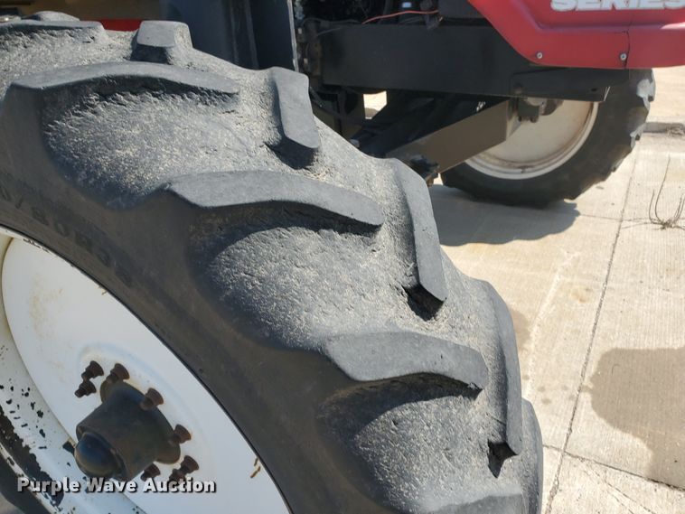 image for item DE4492 2003 Apache 850 Series sprayer