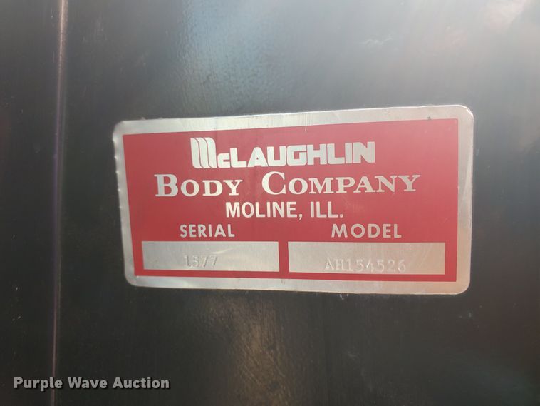 image for item DE4492 2003 Apache 850 Series sprayer