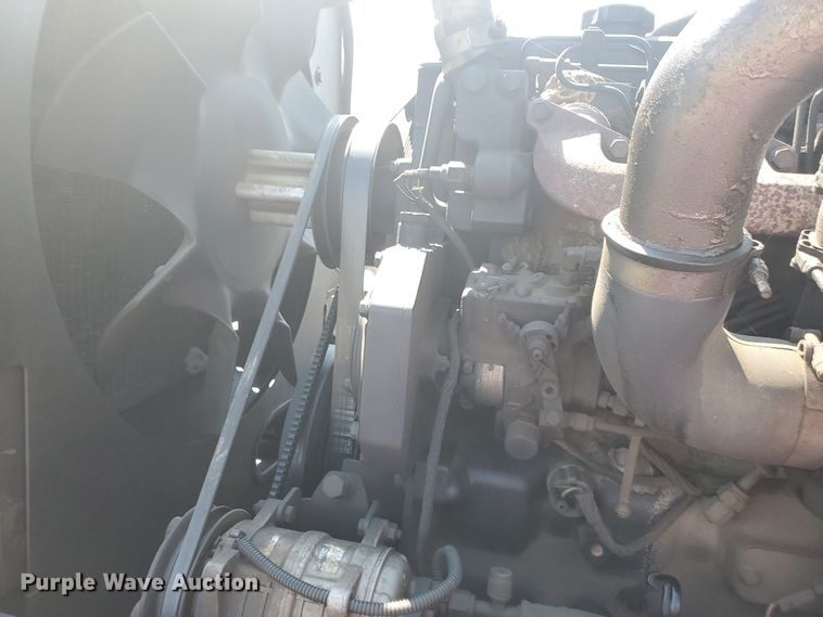 image for item DE4492 2003 Apache 850 Series sprayer