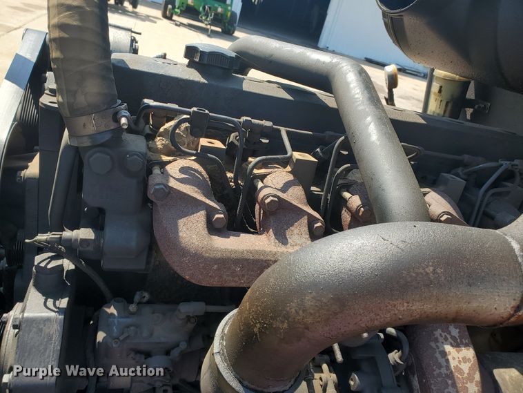 image for item DE4492 2003 Apache 850 Series sprayer