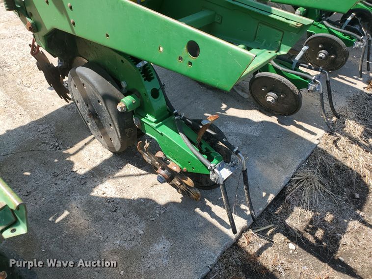 image for item DE4496 John Deere 7300 Max Emerge II planter