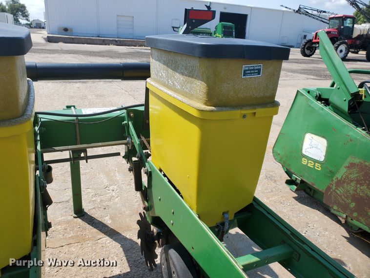 image for item DE4496 John Deere 7300 Max Emerge II planter