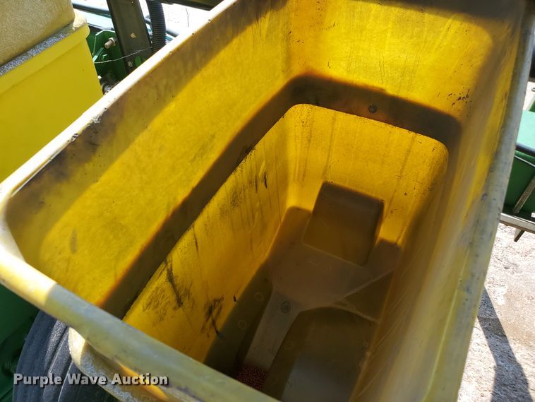 image for item DE4496 John Deere 7300 Max Emerge II planter