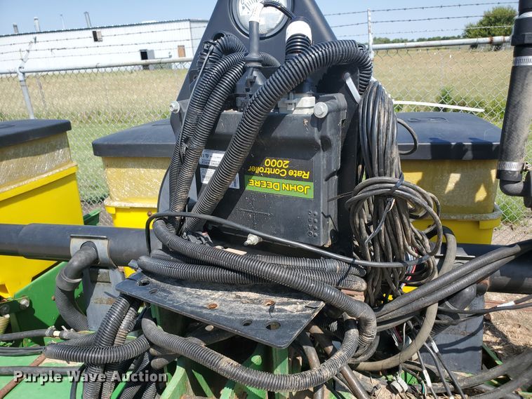 image for item DE4496 John Deere 7300 Max Emerge II planter