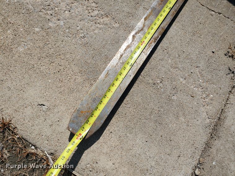 image for item DE4498 Arrow Material Handling forks