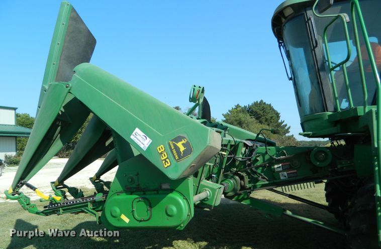 image for item DE4500 1998 John Deere 893 corn head