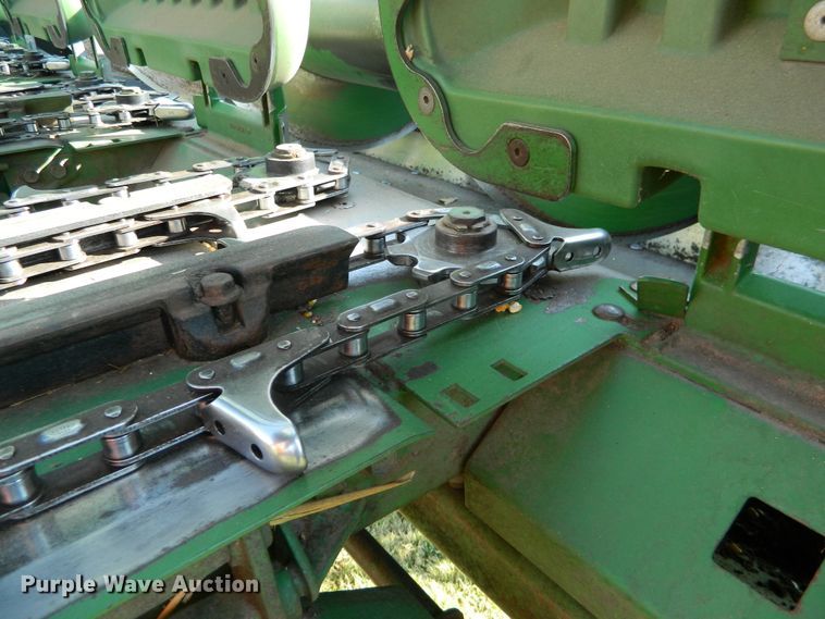 image for item DE4500 1998 John Deere 893 corn head