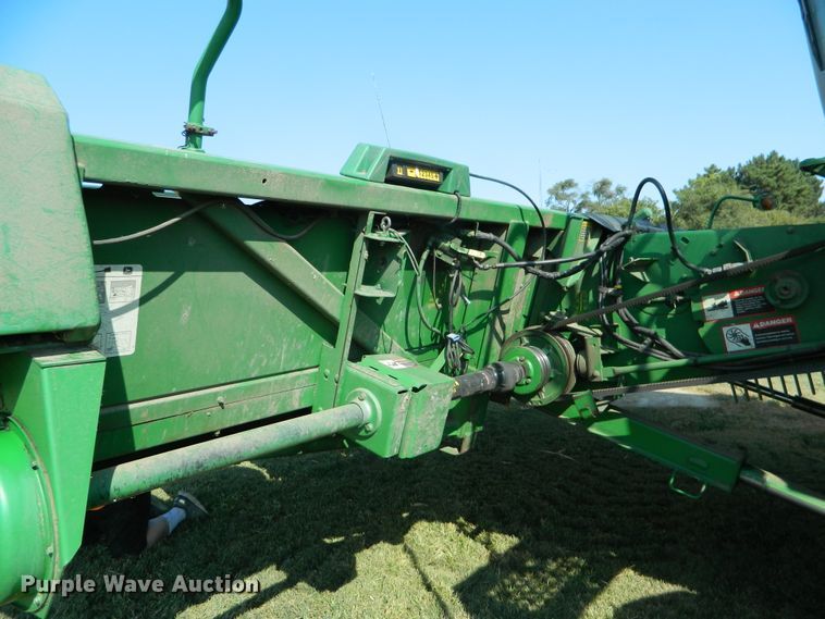 image for item DE4500 1998 John Deere 893 corn head