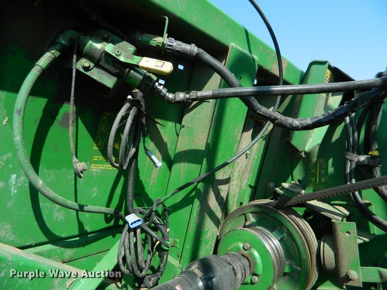 image for item DE4500 1998 John Deere 893 corn head