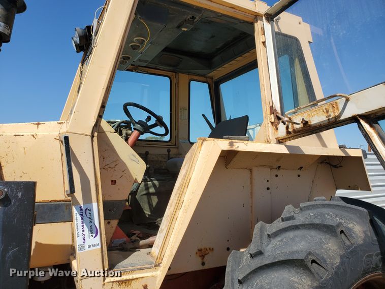 image for item DF5694 1973 Case 1070  tractor