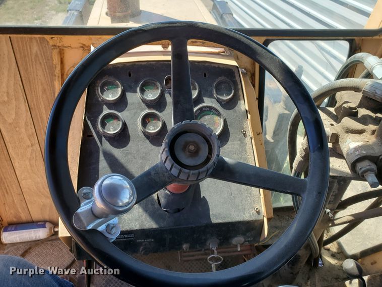 image for item DF5694 1973 Case 1070  tractor