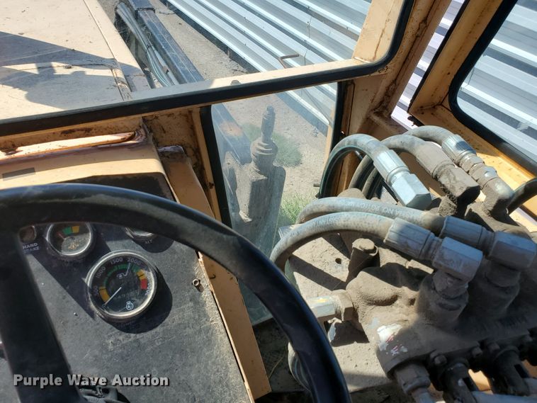 image for item DF5694 1973 Case 1070  tractor