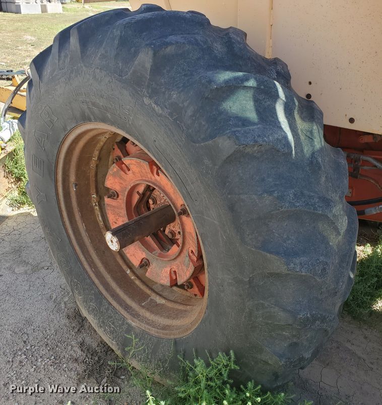 image for item DF5694 1973 Case 1070  tractor