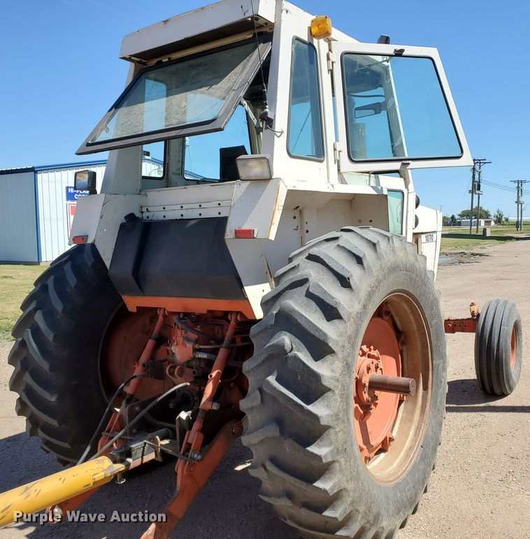 image for item DF5695 Case 1070  tractor