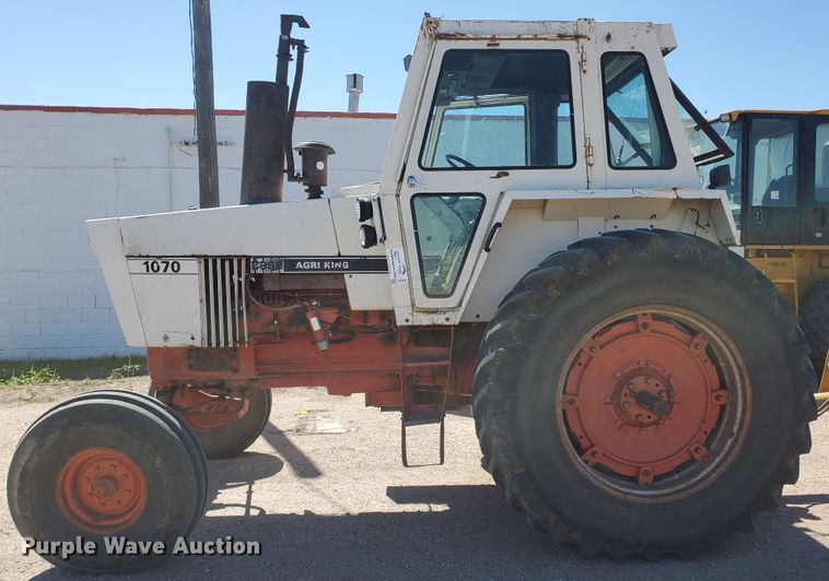 image for item DF5695 Case 1070  tractor