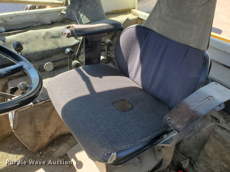 image for item DF5695 Case 1070  tractor