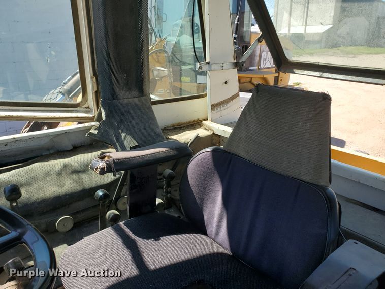 image for item DF5695 Case 1070  tractor