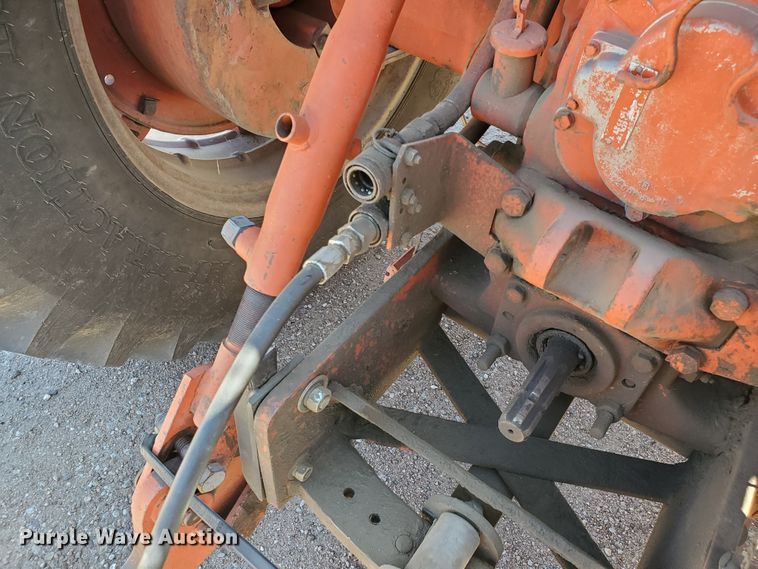 image for item DF5695 Case 1070  tractor