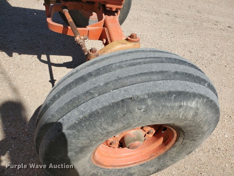 image for item DF5695 Case 1070  tractor