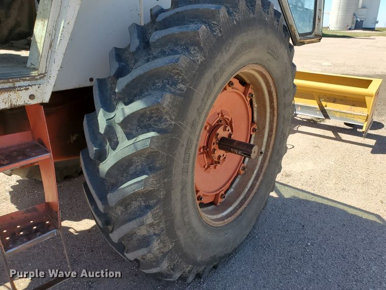 image for item DF5695 Case 1070  tractor