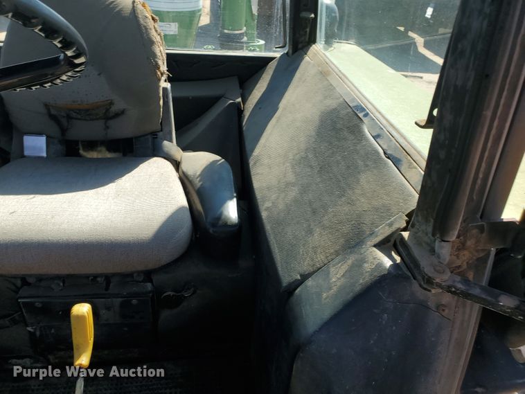 image for item DF5697 1979 John Deere 4840  tractor