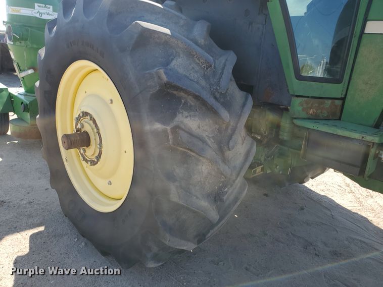 image for item DF5697 1979 John Deere 4840  tractor