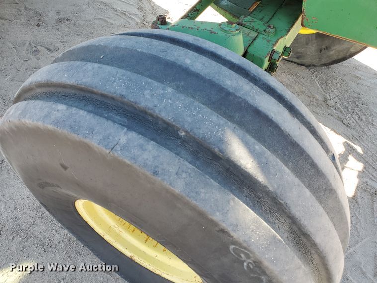 image for item DF5697 1979 John Deere 4840  tractor