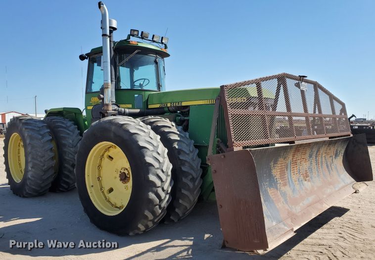 image for item DF5700 1984 John Deere 8850  4WD tractor