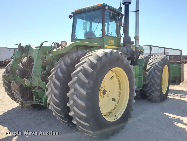 image for item DF5700 1984 John Deere 8850  4WD tractor