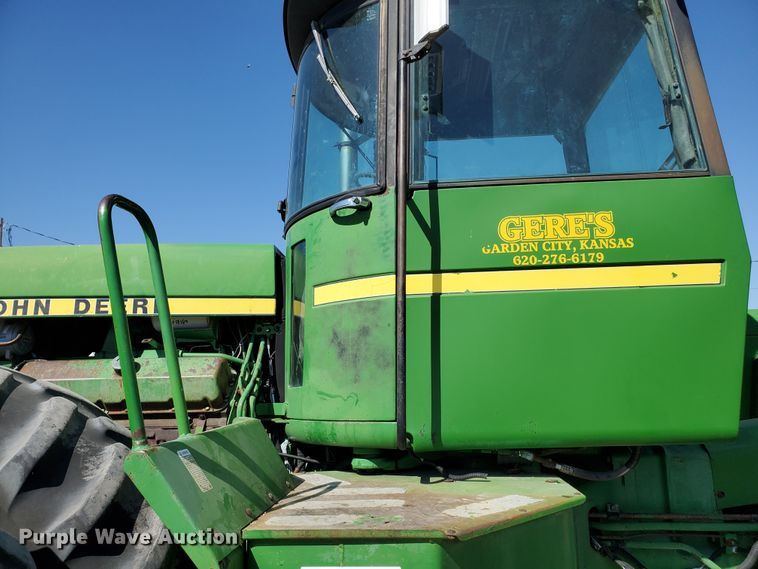 image for item DF5700 1984 John Deere 8850  4WD tractor