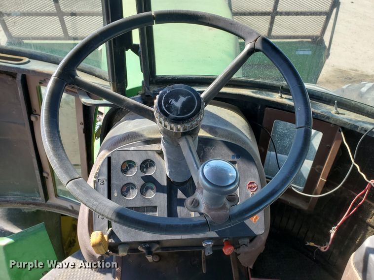 image for item DF5700 1984 John Deere 8850  4WD tractor