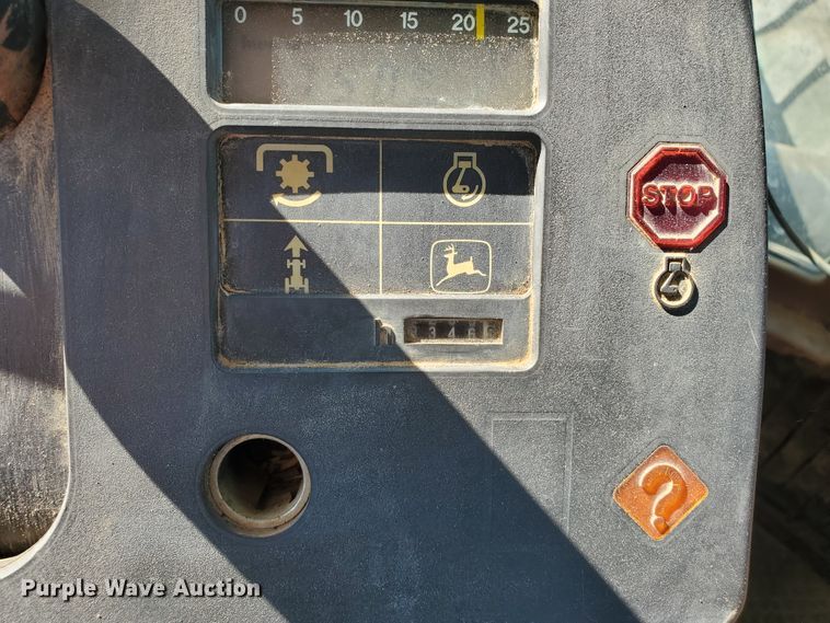 image for item DF5700 1984 John Deere 8850  4WD tractor