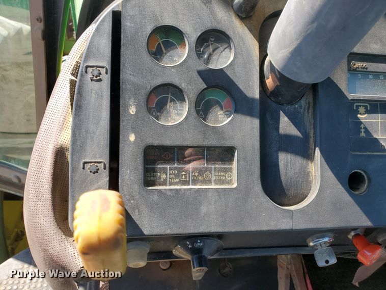 image for item DF5700 1984 John Deere 8850  4WD tractor