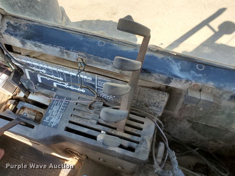 image for item DF5700 1984 John Deere 8850  4WD tractor