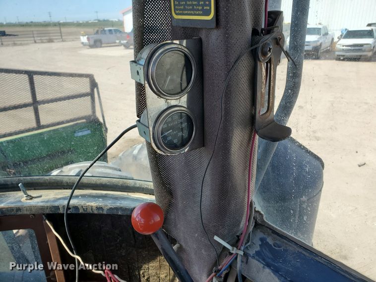 image for item DF5700 1984 John Deere 8850  4WD tractor