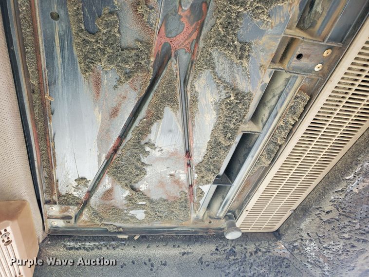 image for item DF5700 1984 John Deere 8850  4WD tractor