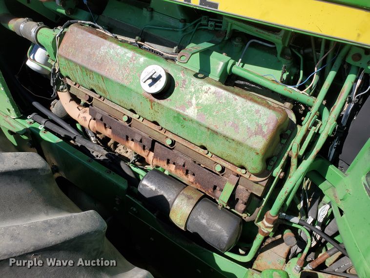 image for item DF5700 1984 John Deere 8850  4WD tractor