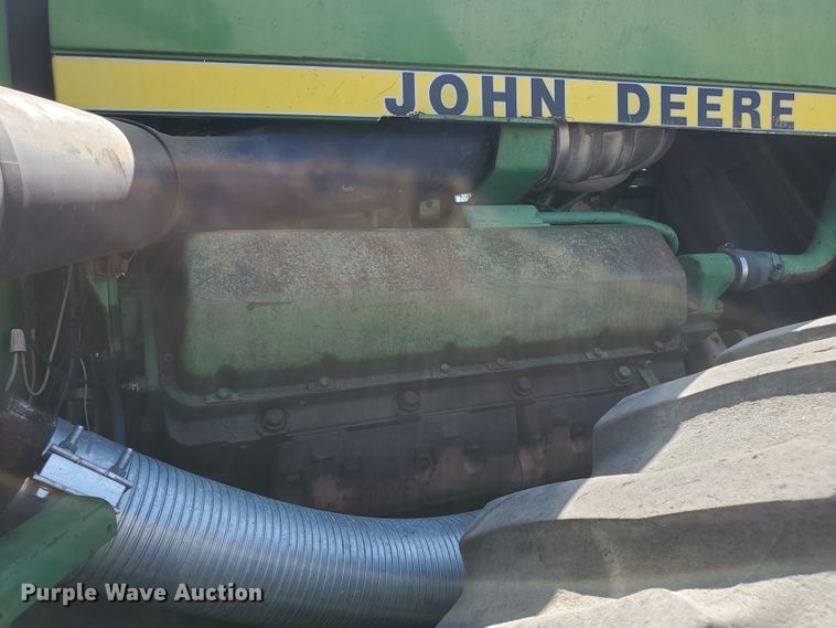 image for item DF5700 1984 John Deere 8850  4WD tractor