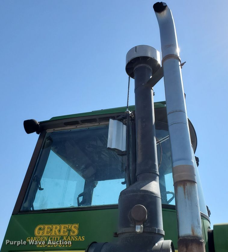 image for item DF5700 1984 John Deere 8850  4WD tractor