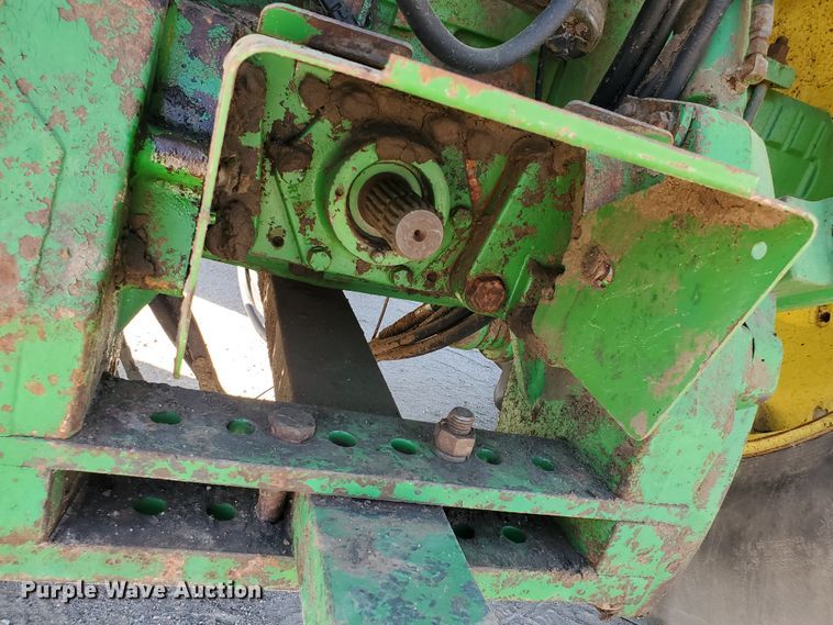 image for item DF5700 1984 John Deere 8850  4WD tractor